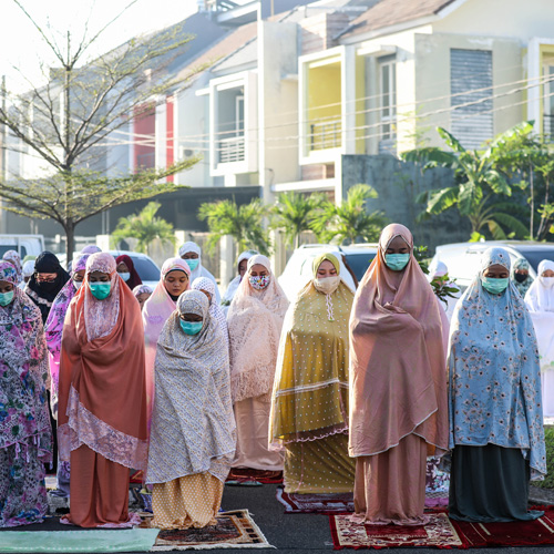 #ICPConcerned: Global Images for Global Crisis