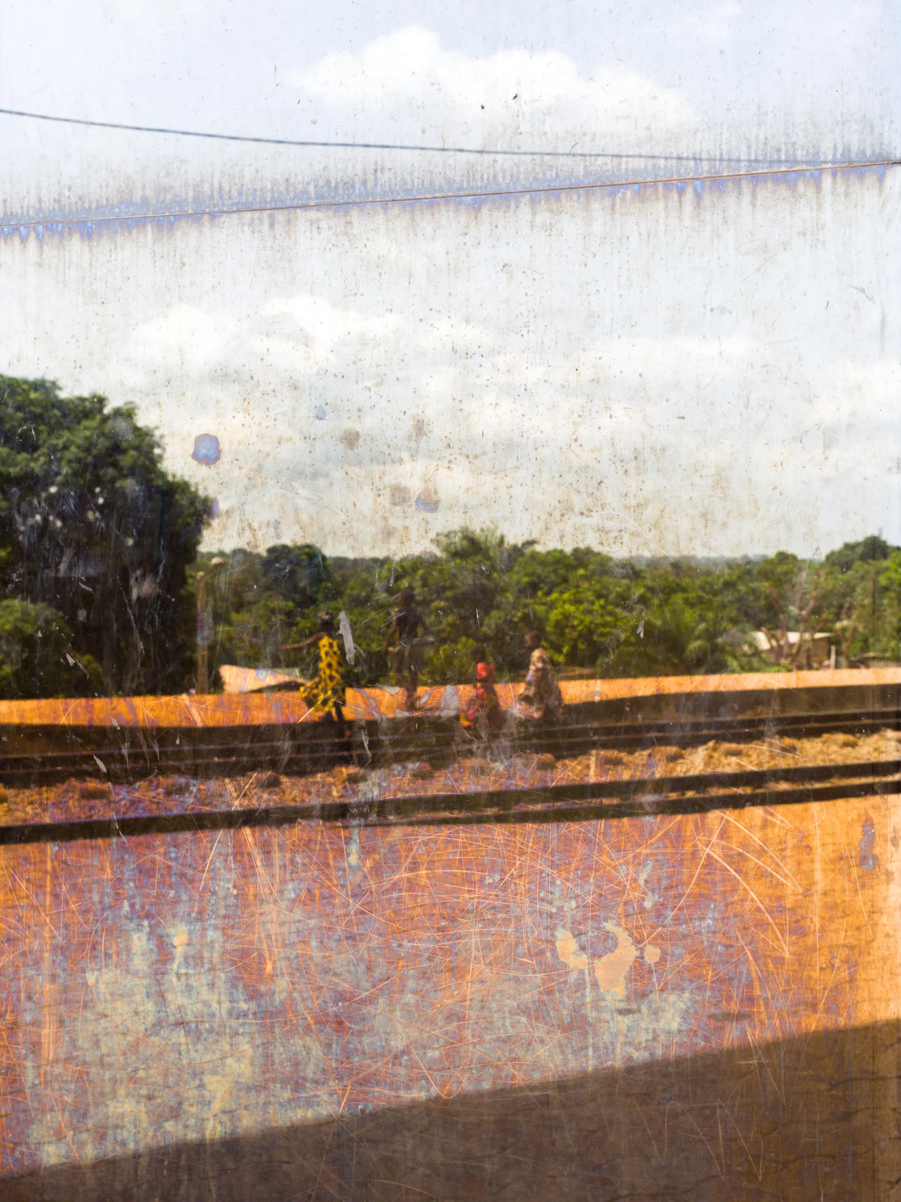 François-Xavier Gbré, Katiola, from the series Radio Ballast, 2024 © François-Xavier Gbré,  ADAGP, Paris, 2025