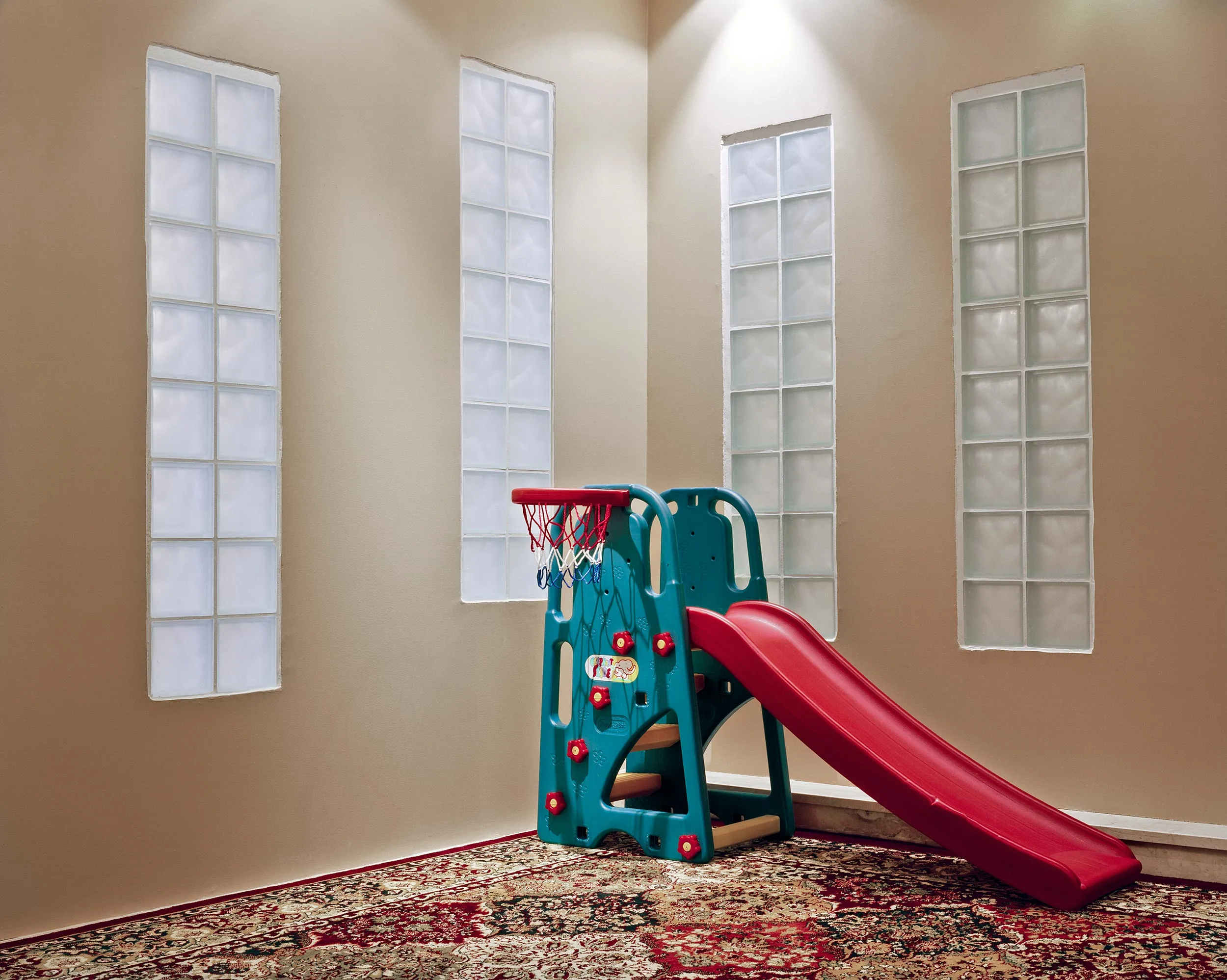 Edmund Clark: The Day the Music Died | 1International Center of