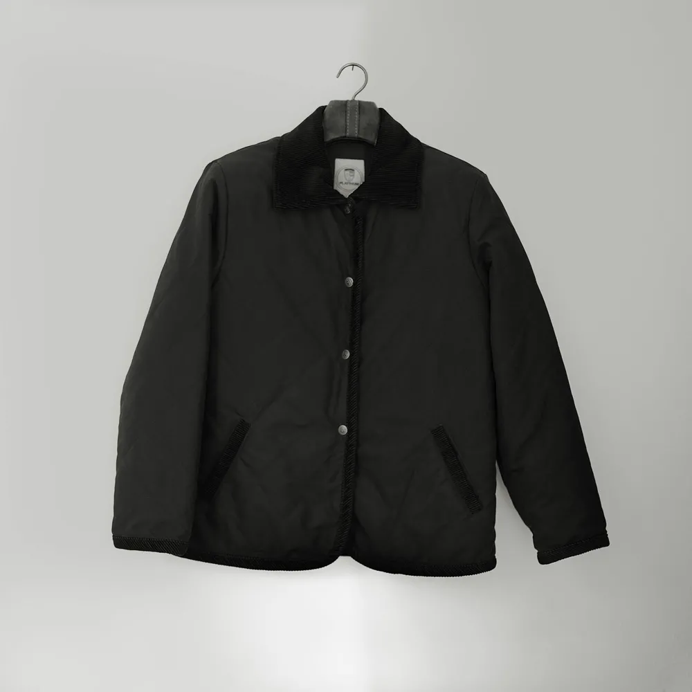 A picture of a jacket.