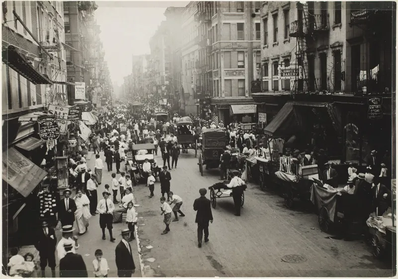 Lewis Hine, New York City Streets