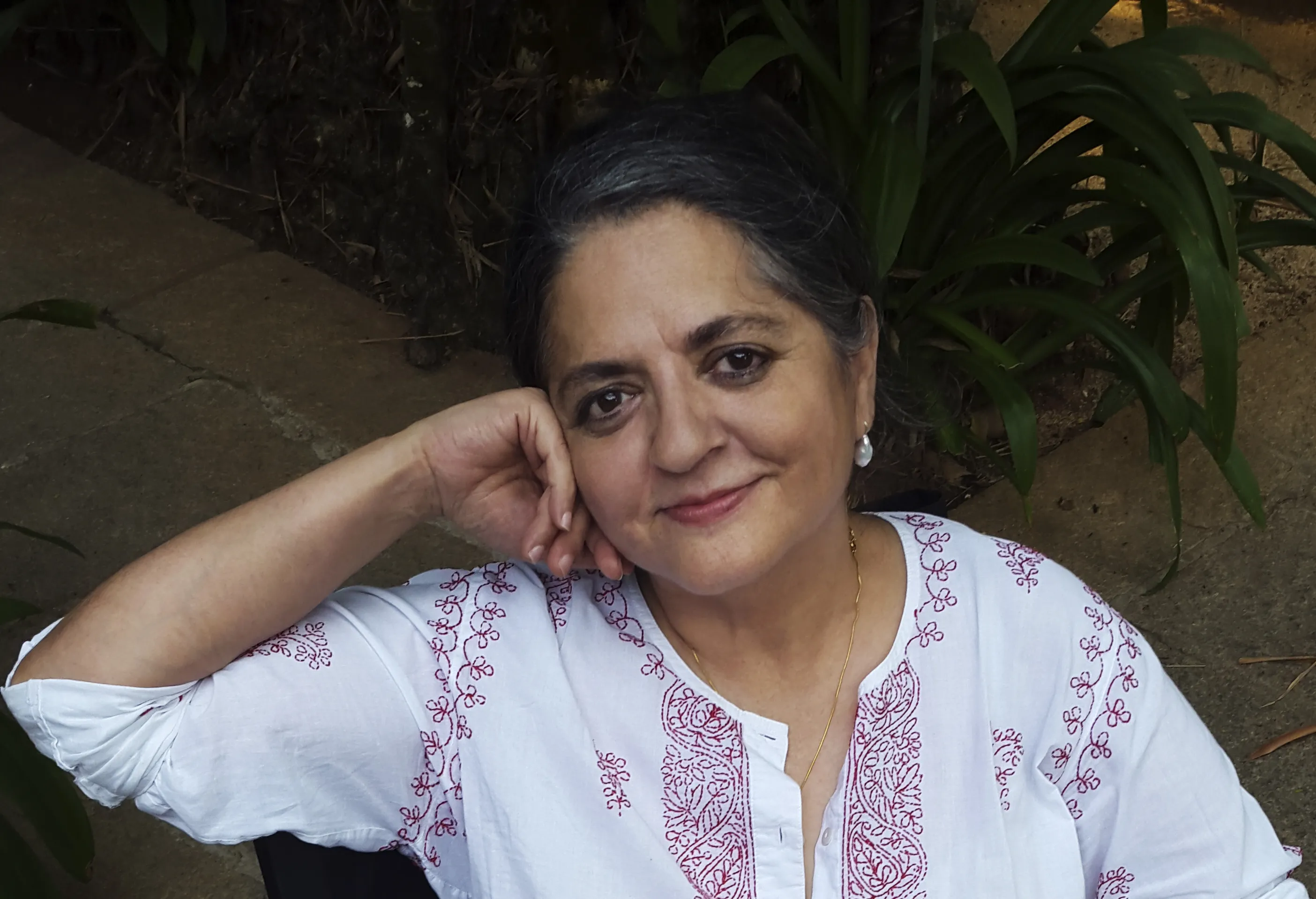 A photo of a woman.
